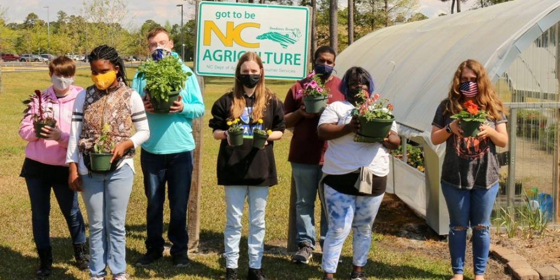 Craven CC is holding a plant sale to benefit the college’s greenhouse, which provides hands-on learning opportunities for students with mild learning disabilities in the college’s Transitions Academy. The public is welcome to purchase plants April 26-May 6 at the greenhouse, located to the right of Perdue Hall on the New Bern campus.